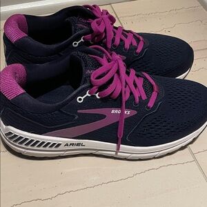 Brooks Women's Ariel Athletic Shoes - Navy and Pink